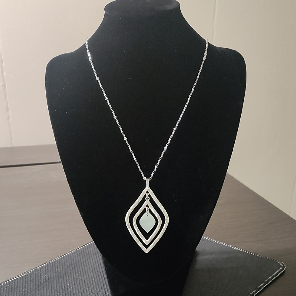 Chic Pendant Necklace with Earrings
